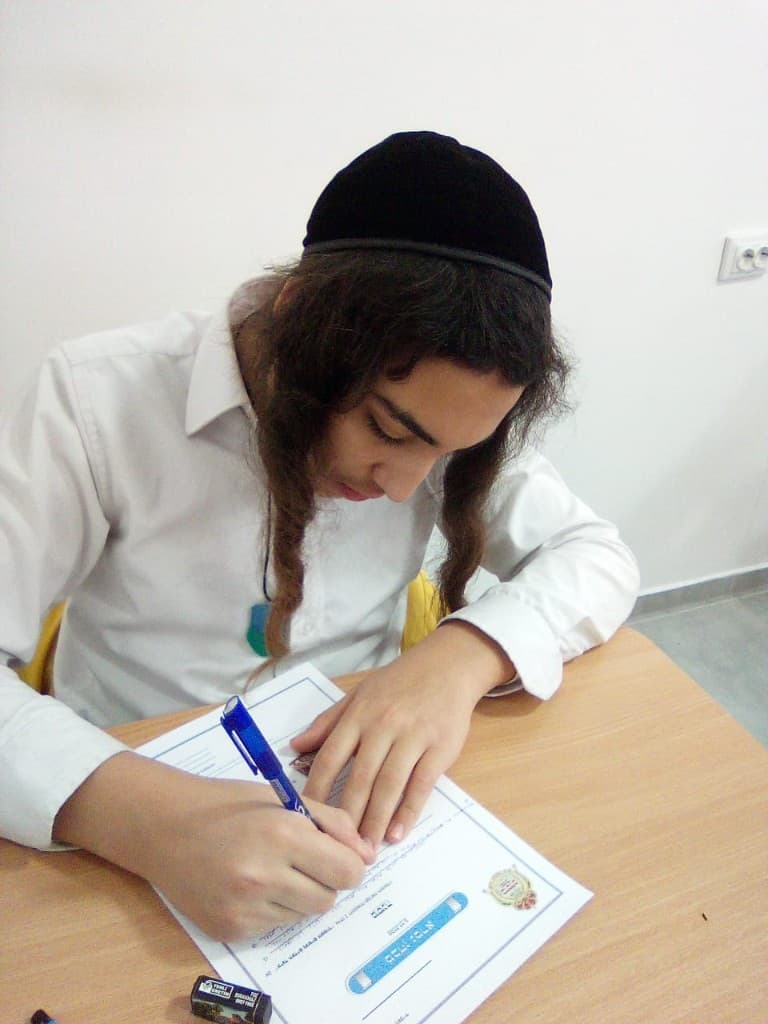 Student focused on Torah study